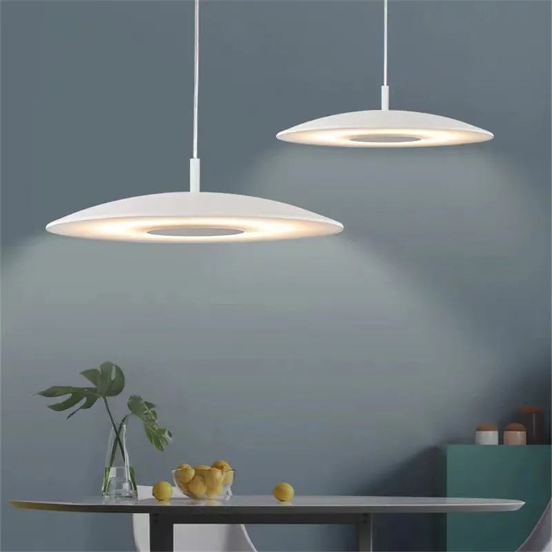 suspension scandi simple design ovni lumière décoration maison argent