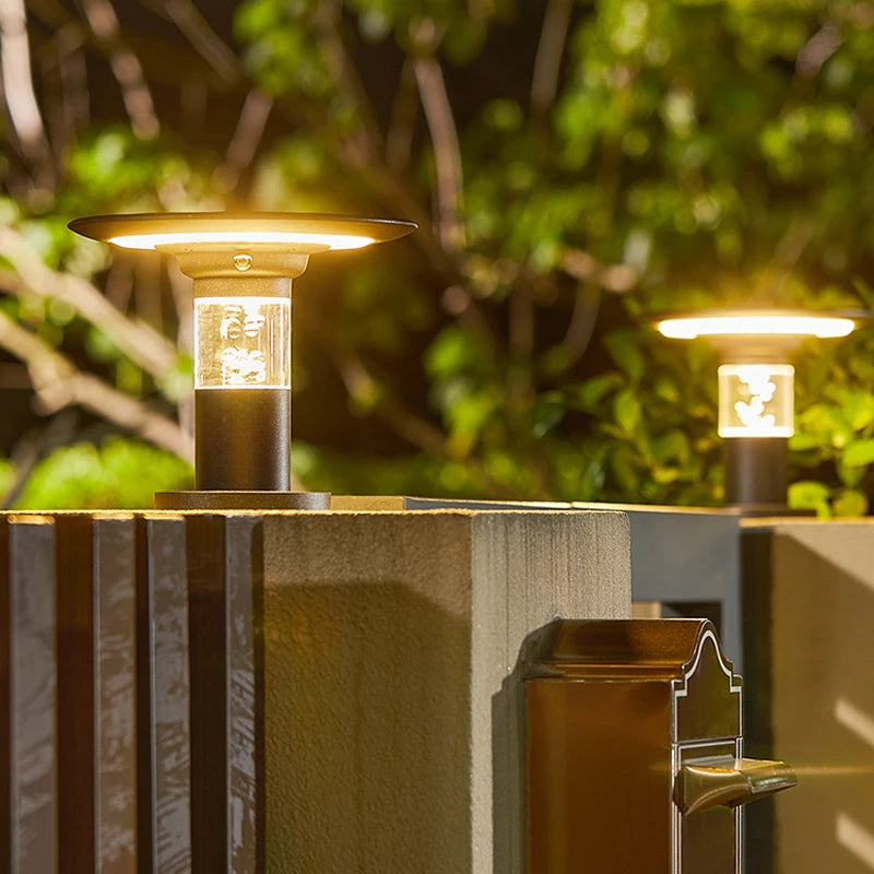 phares solaires extérieurs minimalistes modernes pour villa