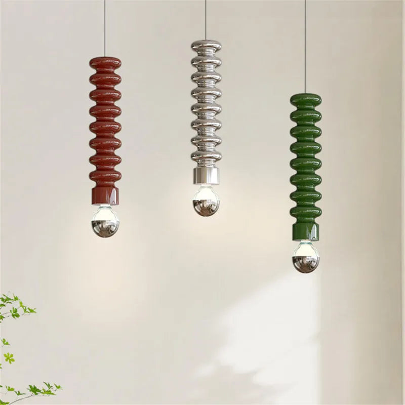 suspension nordique design bauhaus pour une ambiance chaleureuse