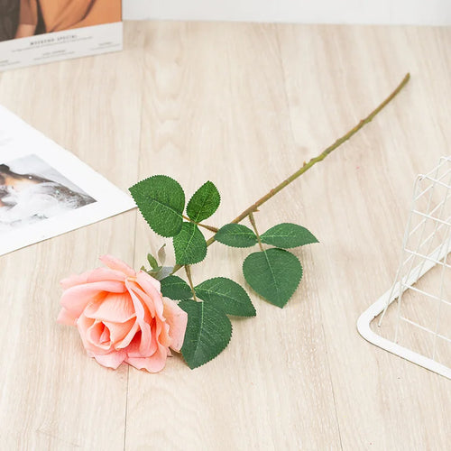 branche de rose artificielle réaliste pour décoration et photographie