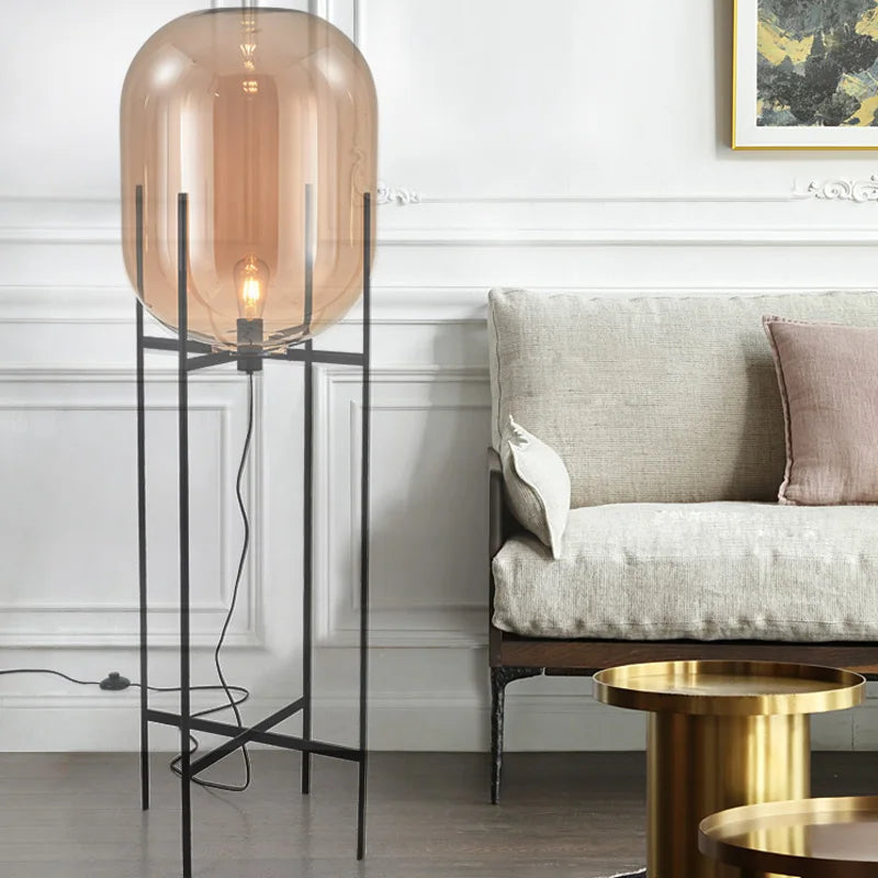 lampadaire post-moderne simple avec verre de cognac