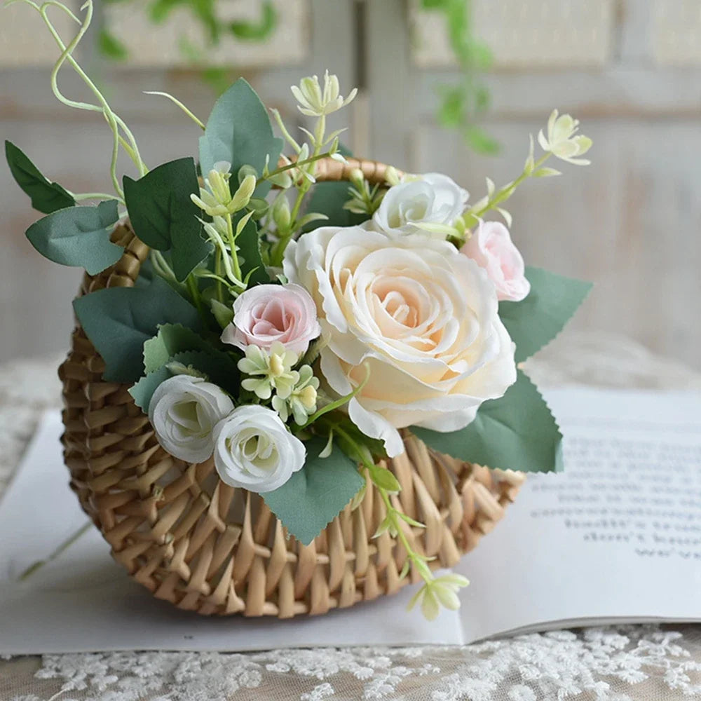 panier en rotin tissé pour rangement et décoration intérieure - vue 3 sur 8