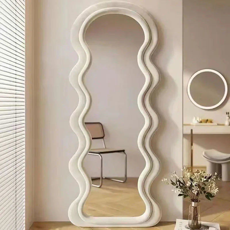 miroir ondulé design moderne pour un espace chic et funky - vue 6 sur 11