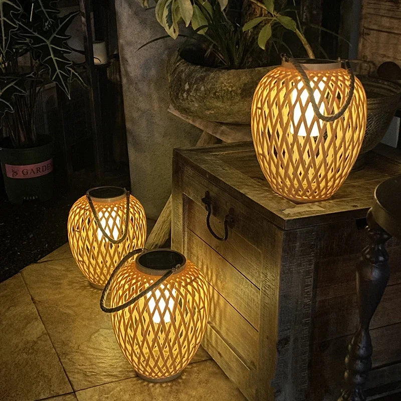 lanterne solaire extérieure en tissage imitation bambou pour jardin - vue 5 sur 7
