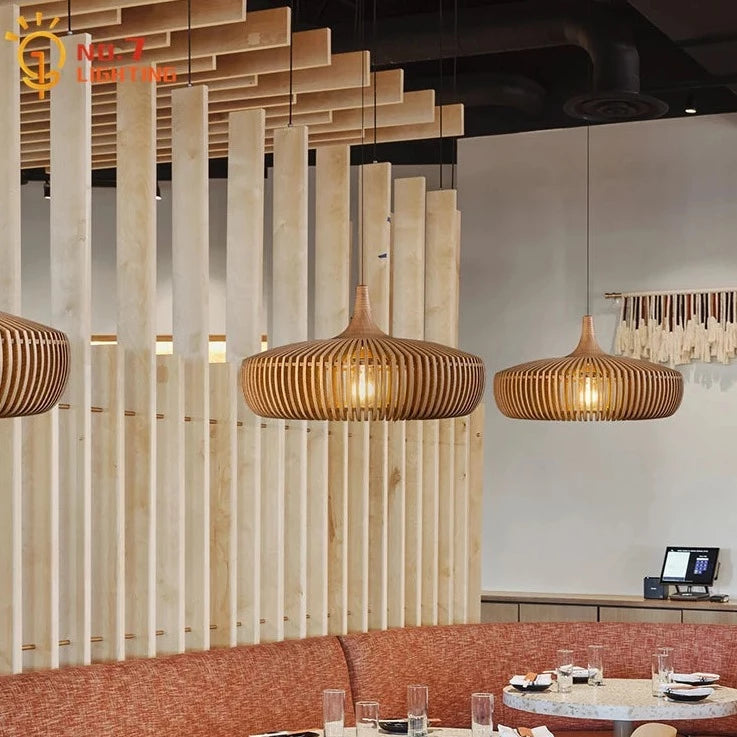 Suspension en bois de rondins de Restaurant rétro japonais - vue 5 sur 12
