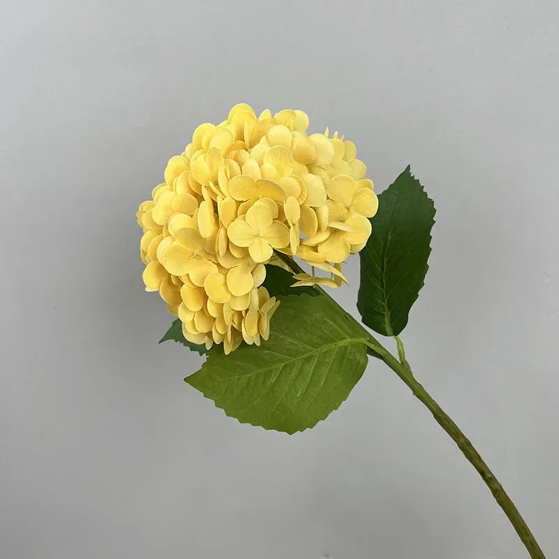 décoration de mariage fleurs artificielles hortensias et roses rouges - vue 10 sur 15