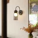 applique murale en verre et laiton moderne pour intérieur élégant