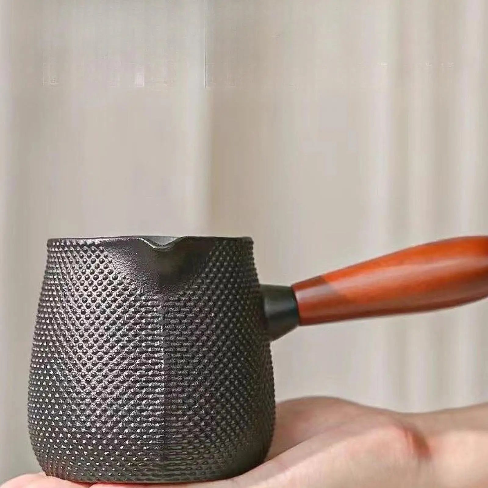 Théière en fonte martelée avec infuseur 600 ml