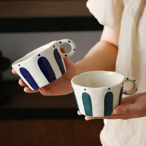 Mug ceramique style nordique motifs geometriques anse peinte