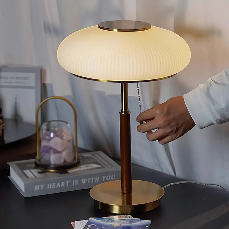Nordic Vintage Table Lamp White Glass Desk Light for Bedroom - vue 6 sur 7