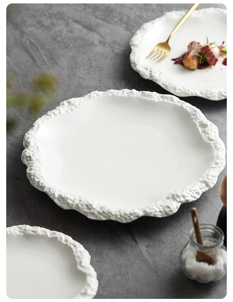 Assiette plate céramique forme irrégulière style moderne cuisine