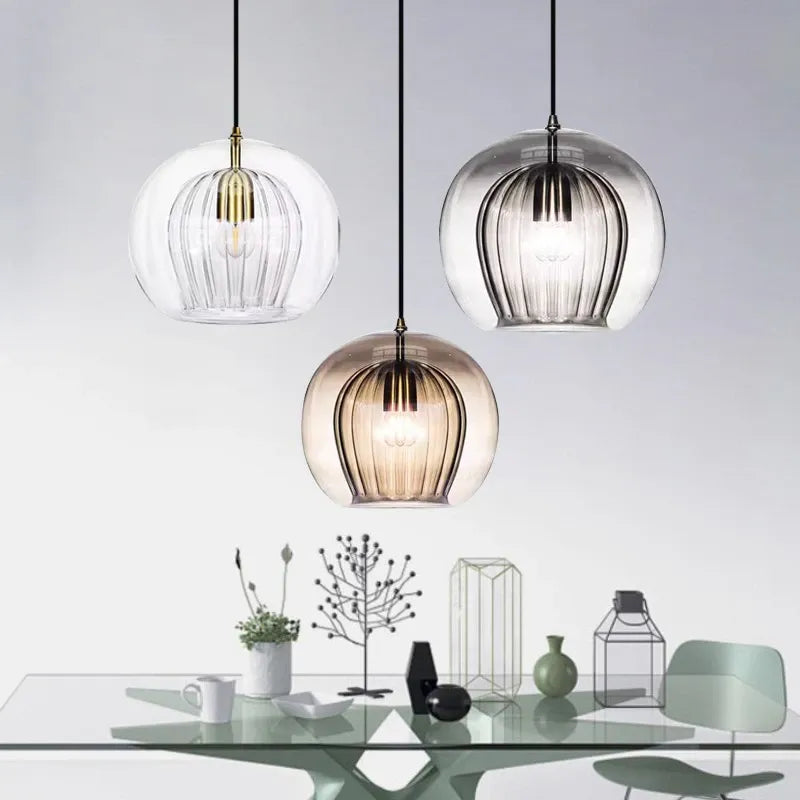 Suspension LED en verre au design nordique gris fumé