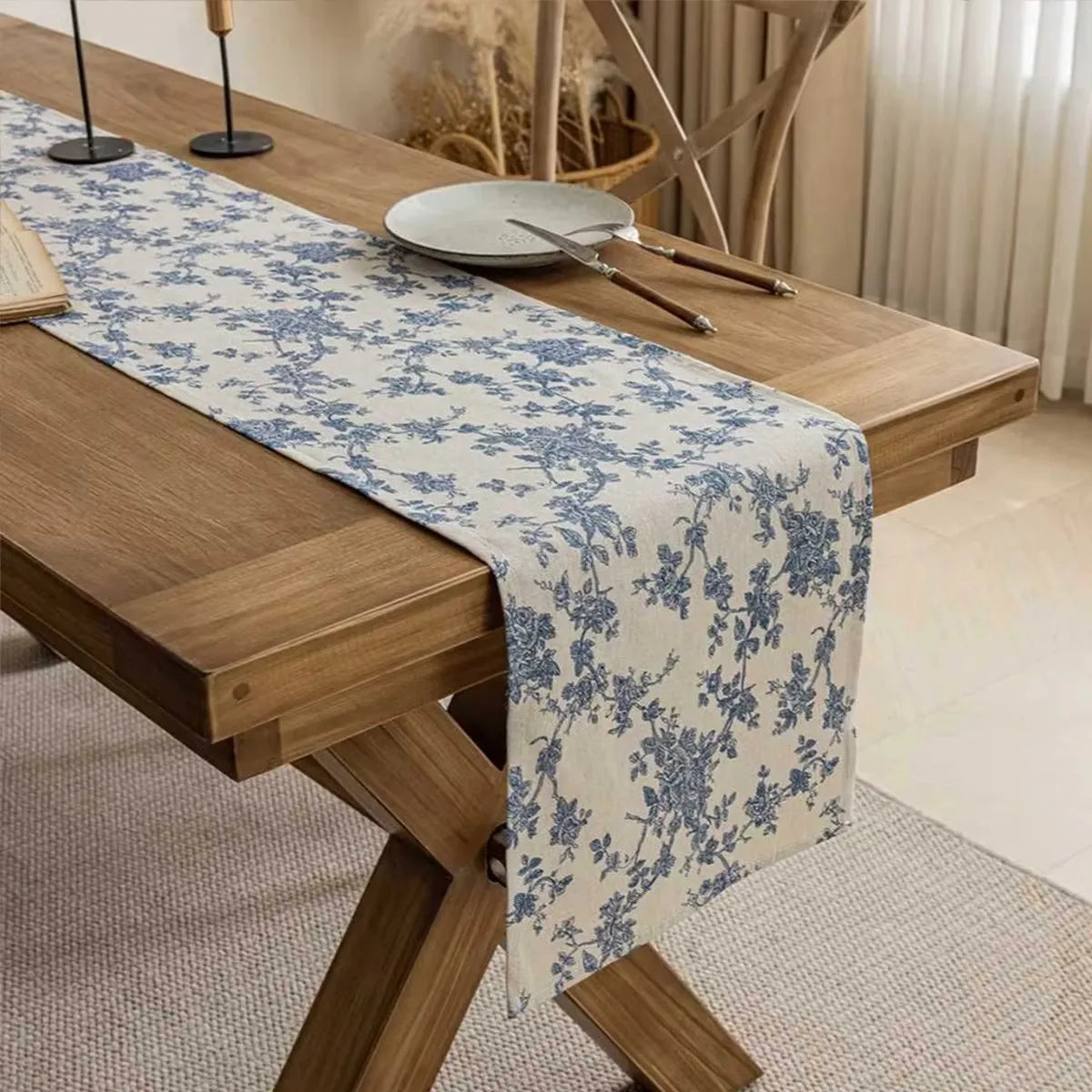 Chemin de table motif porcelaine florale style asiatique