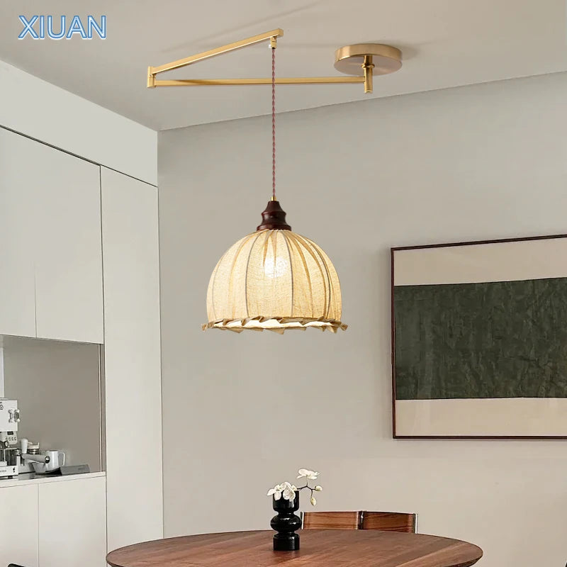 lustre wabi-sabi vintage avec tissu appliqué pliant