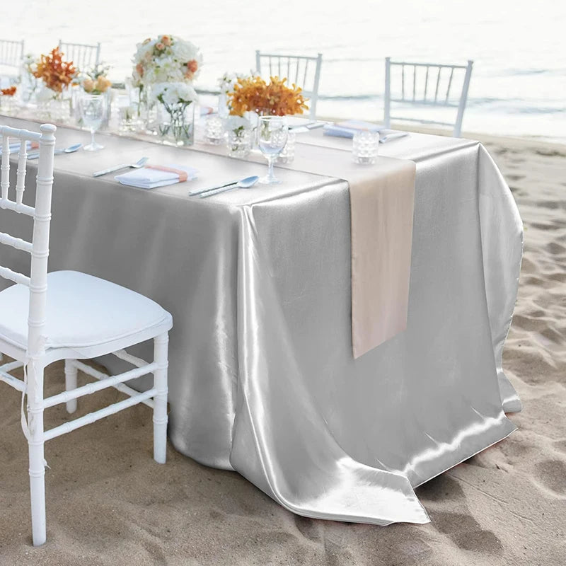 Nappe satinée douce et résistante pour table élégante