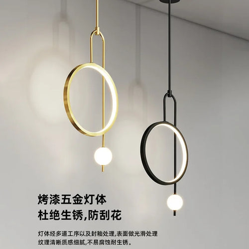 suspension moderne avec anneau doré et éclairage minimaliste nordique