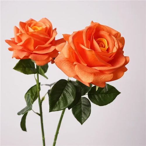 fleurs artificielles roses blanches pour mariage décoratif réaliste