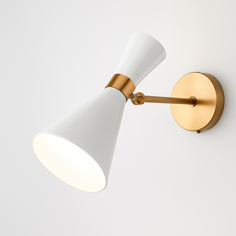 Applique murale design à LED dorée avec abat-jour triangulaire Creative