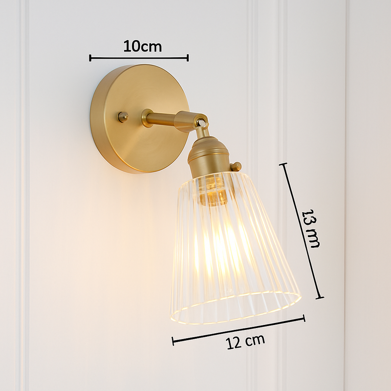 Applique murale dorée à LED et abat-jour en verre