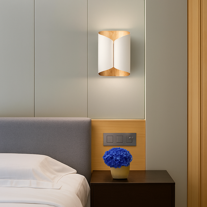 Applique murale enroulée noire et dorée Art