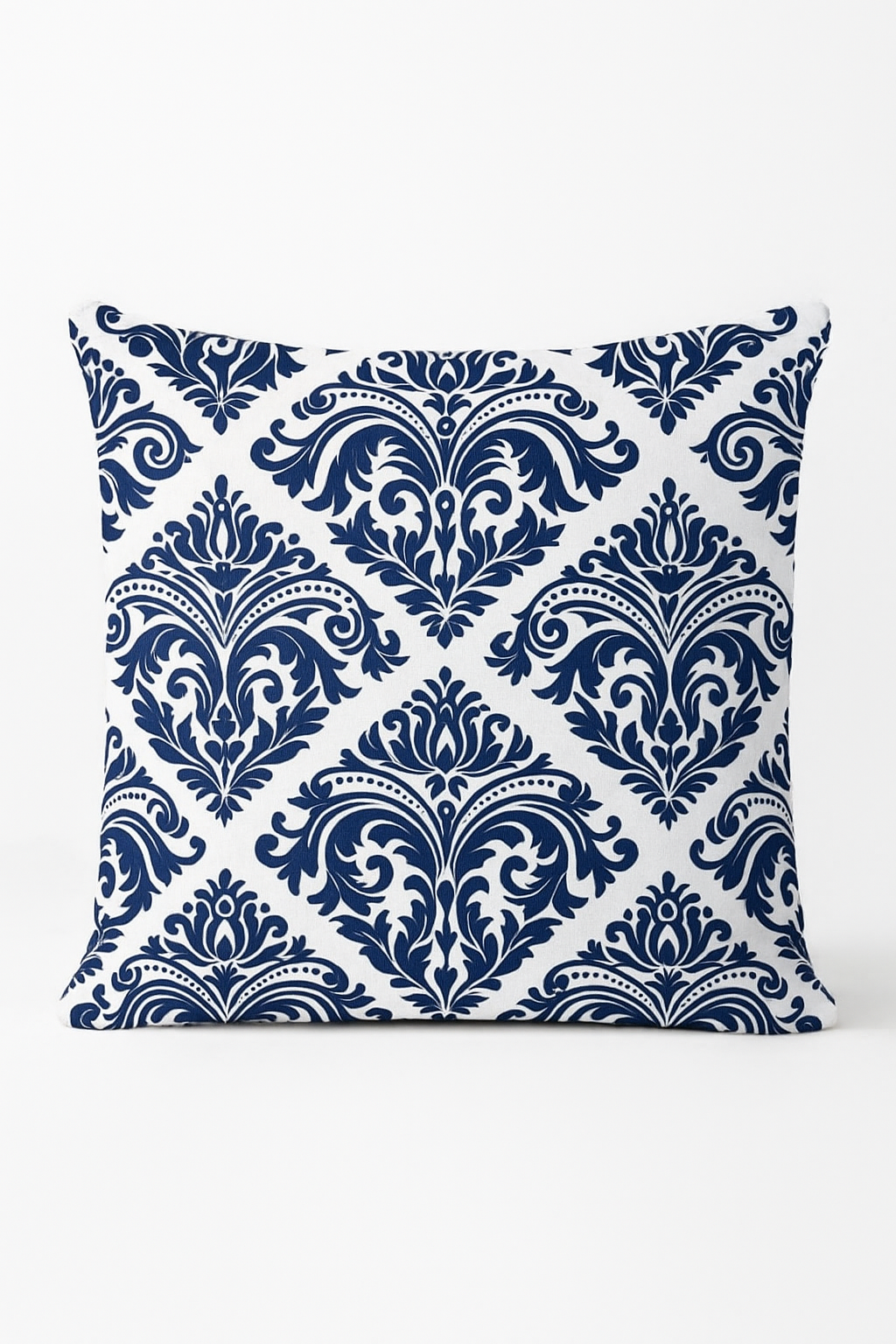 coussin géométrique bleu marine pour décoration intérieure moderne