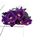 d-coration-gothique-dhalloween-avec-fleurs-artificielles-et-t-te-de-mort-4.png