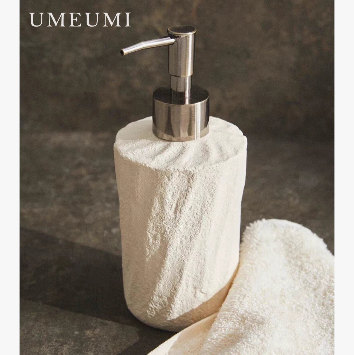 ensemble de céramique de luxe pour salle de bain avec accessoires élégants