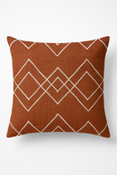 housse de coussin carrée motif géométrique marron élégant et moderne