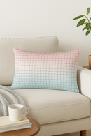 housse de coussin rose motif géométrique pour décoration intérieure