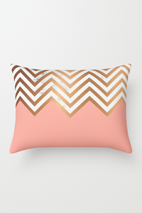 housse de coussin rose motif géométrique pour décoration intérieure