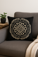 housse de coussin viking amulet motif géométrique noir et blanc