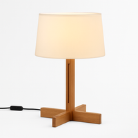 lampadaire en bois style wabi sabi pour décoration intérieure moderne