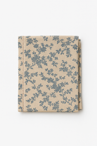 Nappe champetre a motifs floraux style vintage table