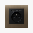 prise-lectrique-et-double-usb-et-usb-type-c-en-acier-gris-vieilli-bross-bords-arrondis-0.png