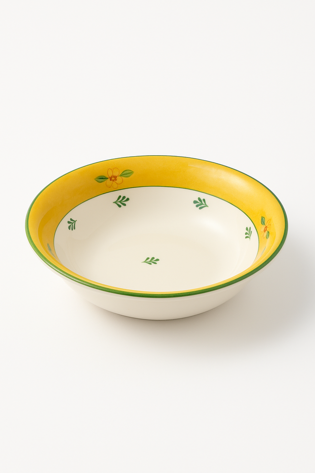 Vaisselle céramique style nordique motifs floraux rétro