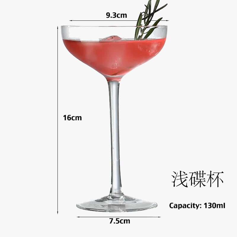 verres à pied élégants cocktail champagne martini vin