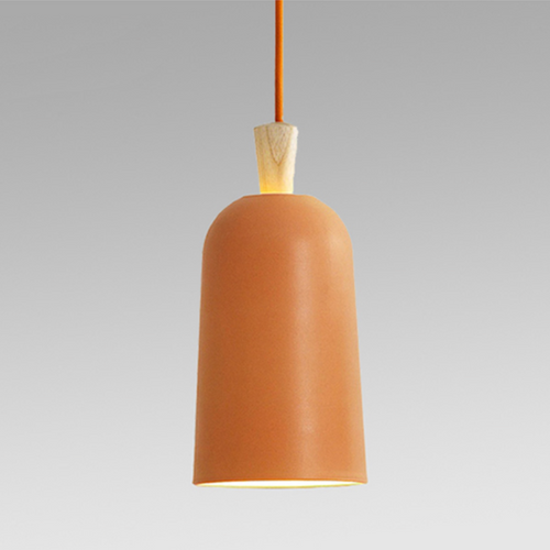 Suspension scandinave avec abat-jour en métal et bois Maloe