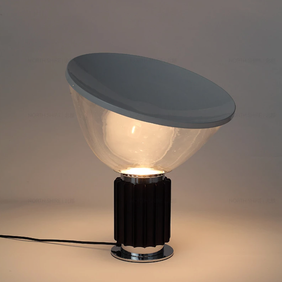 Lampe à poser design LED avec socle industriel et abat-jour arrondi - vue 3 sur 6