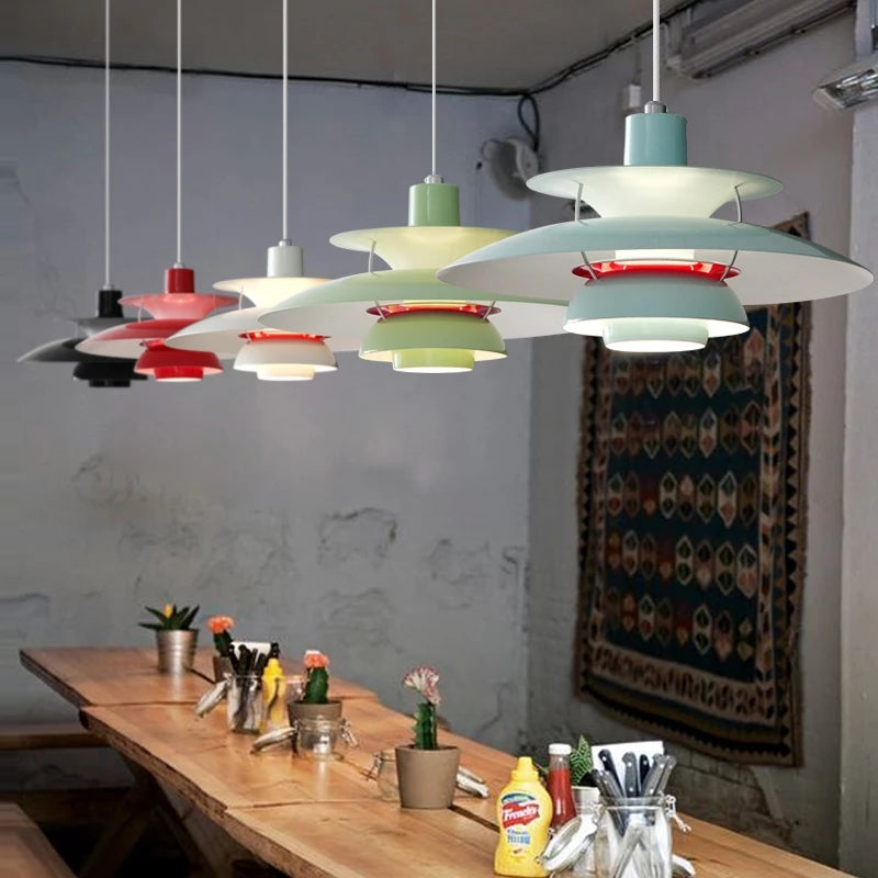 Suspension moderne LED avec multiples abat-jours métalliques Coen