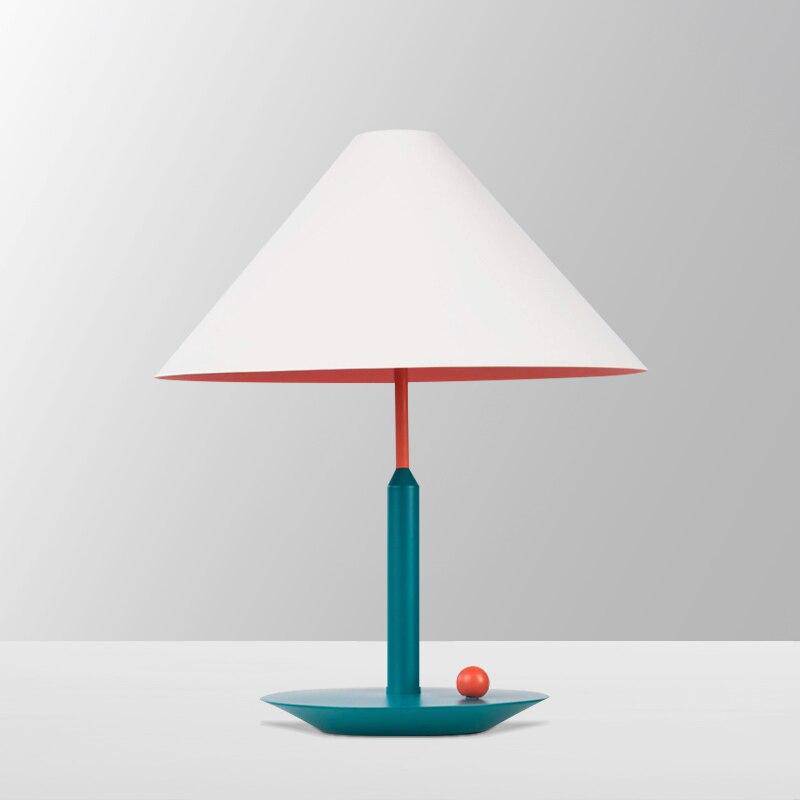 Lampe à poser moderne LED avec abat-jour conique blanc - vue 5 sur 8