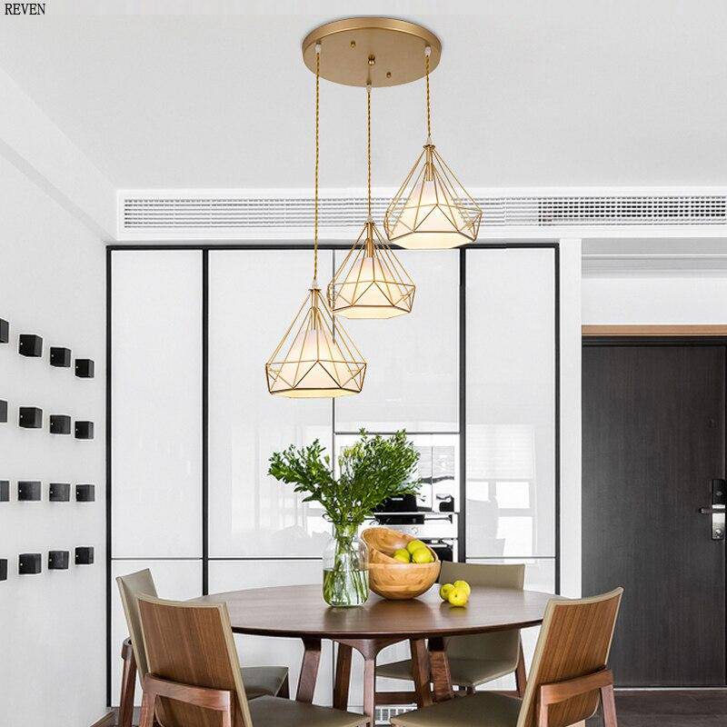 Lustre à suspensions à cages coniques dorées - vue 3 sur 7