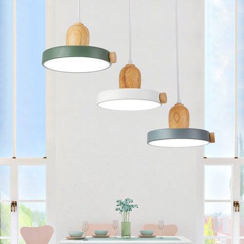 Lustre scandinave circulaire en bois et métal coloré Carmina