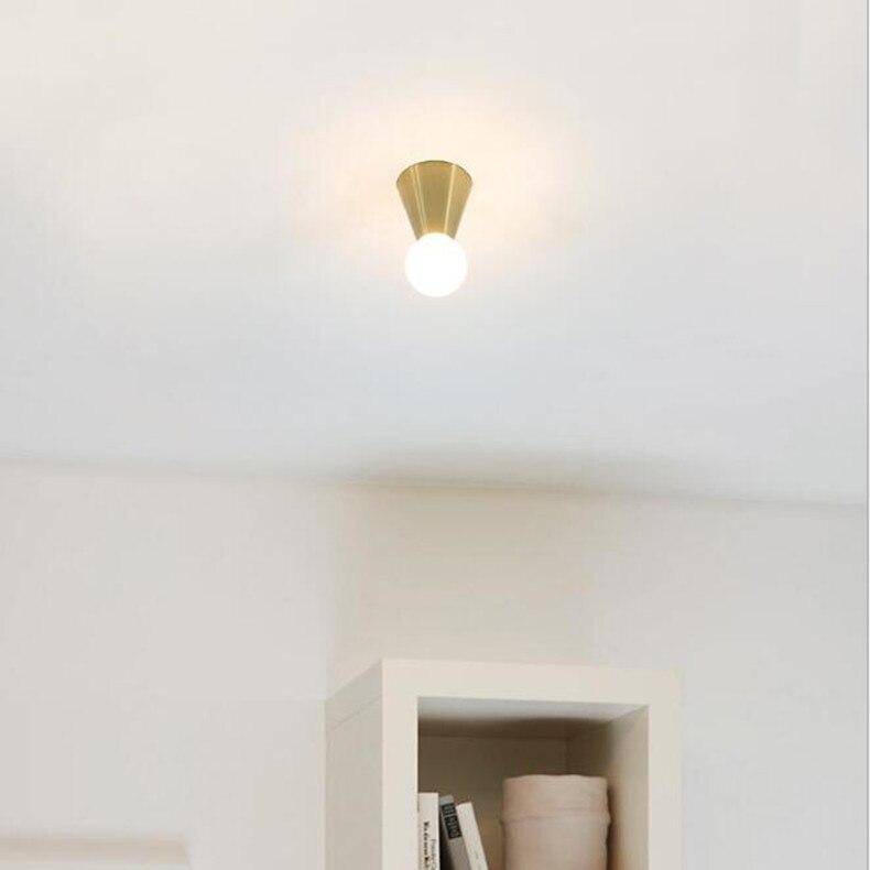 Plafonnier LED cône chromé et boule en verre