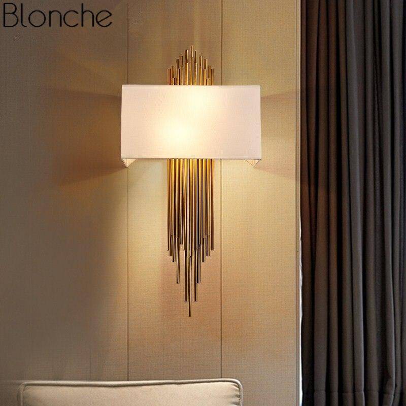 Applique murale design à LED dorée avec abat-jour blanc Luxury