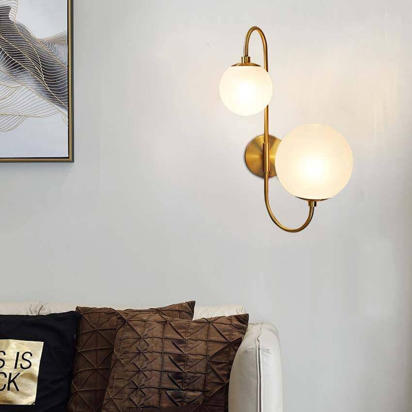 Applique murale moderne LED avec double boule en verre et base dorée - vue 4 sur 7