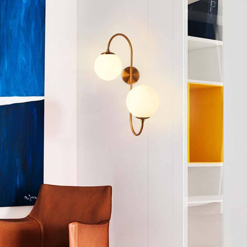 Applique murale moderne LED avec double boule en verre et base dorée - vue 3 sur 7