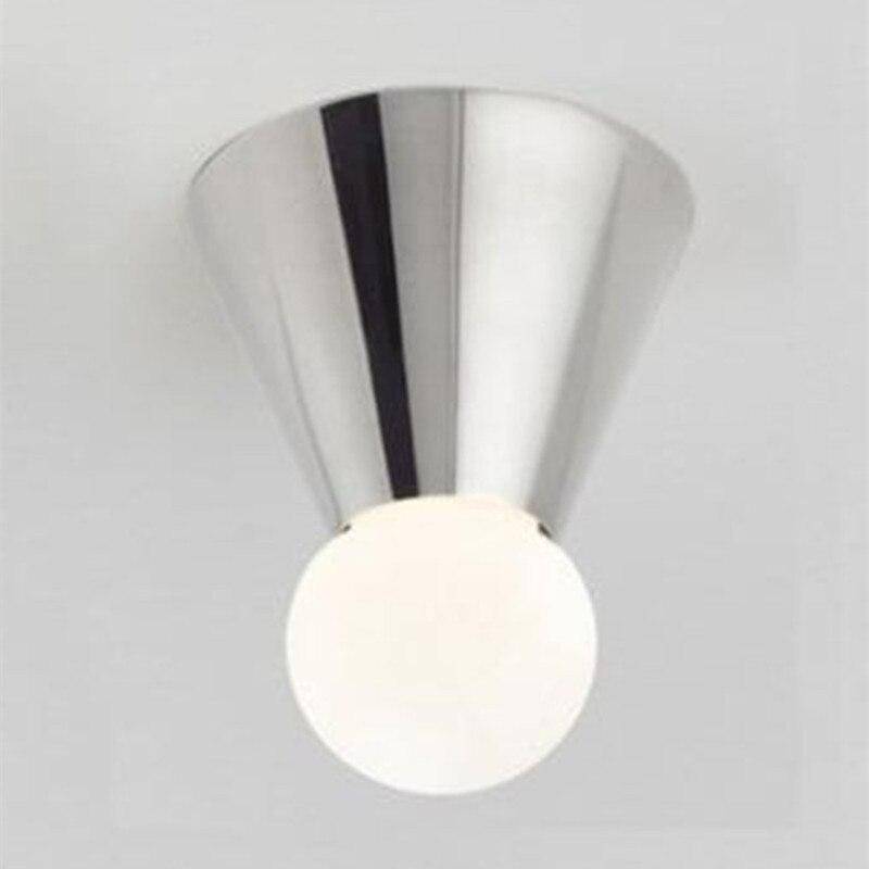 Plafonnier LED cône chromé et boule en verre