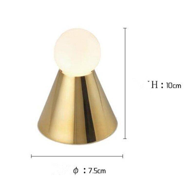 Plafonnier LED cône chromé et boule en verre