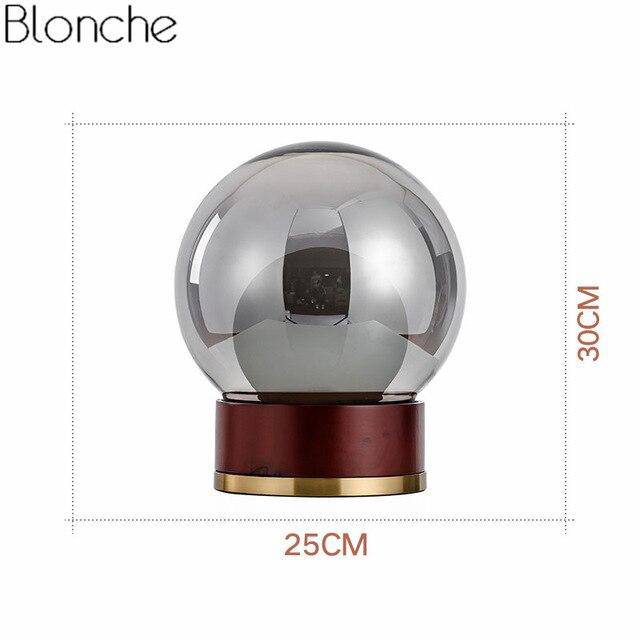 Lampe à poser design avec socle rétro doré et bois