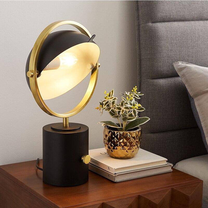 Lampe à poser design à LED en métal noir avec cercle doré Décor - vue 5 sur 6